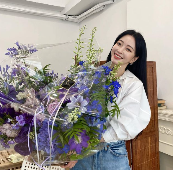 한예슬이 화사한 미소로 근황을 전했다. /사진=한예슬 인스타그램