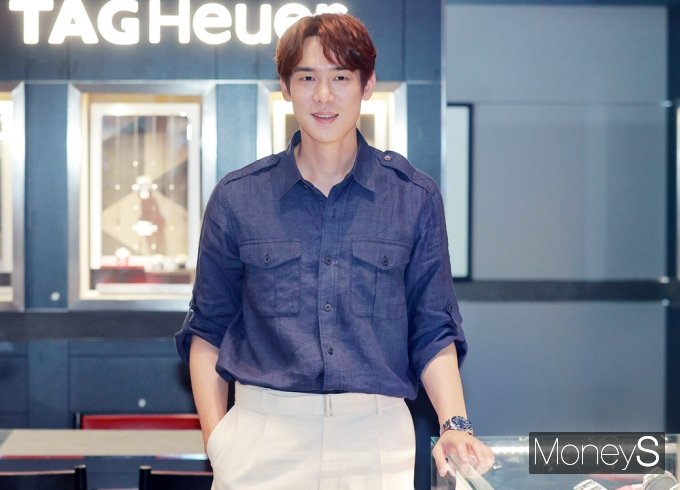 [머니S포토] 스위스 시계 론칭 행사 참석한 '유연석'