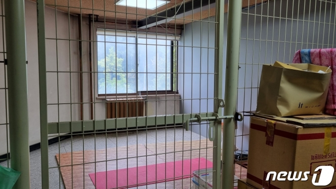 지난달 27일 서울대 기숙사 청소 노동자 이씨가 숨진 채 발견된 기숙사 휴게실. © 뉴스1 한상희 기자