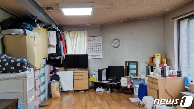 평소 이씨가 휴식을 취하던 서울대 기숙사 청소 노동자 휴게실. © 뉴스1/한상희 기자
