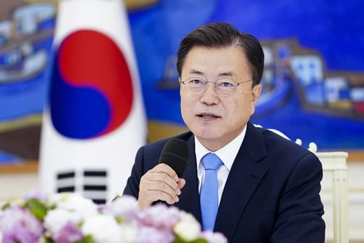 니혼게이자이신문(닛케이)은 한국 정부는 문재인 대통령이 올림픽 개막식에 참석할 경우 정상회담을 열 것을 일본 측에 요구했으며 일본 정부는 이를 받아들인다는 뜻을 전달했다고 11일 보도했다. /사진=뉴스1