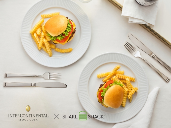 삼성동 인터컨티넨탈 서울 코엑스는 뉴욕 파인 캐쥬얼 레스토랑 '쉐이크쉑'(SHAKE SHACK)과 협업 패키지를 8월31일까지 선보인다고 14일 밝혔다./사진제공=인터컨티넨탈 서울 코엑스