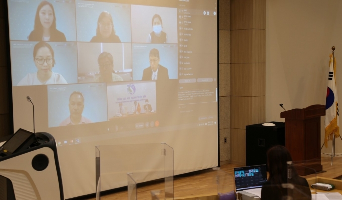 지난 13~14일 열린 2021년도 APEC 기후심포지엄이 비대면 온라인으로 열렸다./사진=기후센터