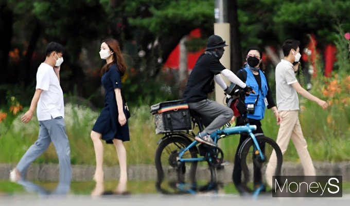 [머니S포토] '녹아내려 보이는 자전거 바퀴'