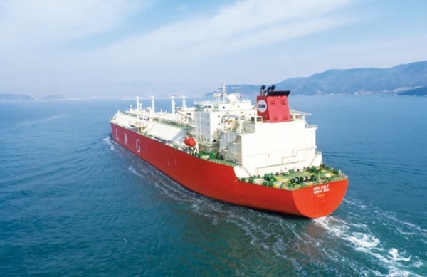 지난해 말 에너지 회사 쉘과 17만4000㎥급 LNG선 2척에 대한 장기대선 계약을 체결했던 팬오션이 동급 선박 2척을 추가 계약했다. /사진=팬오션

