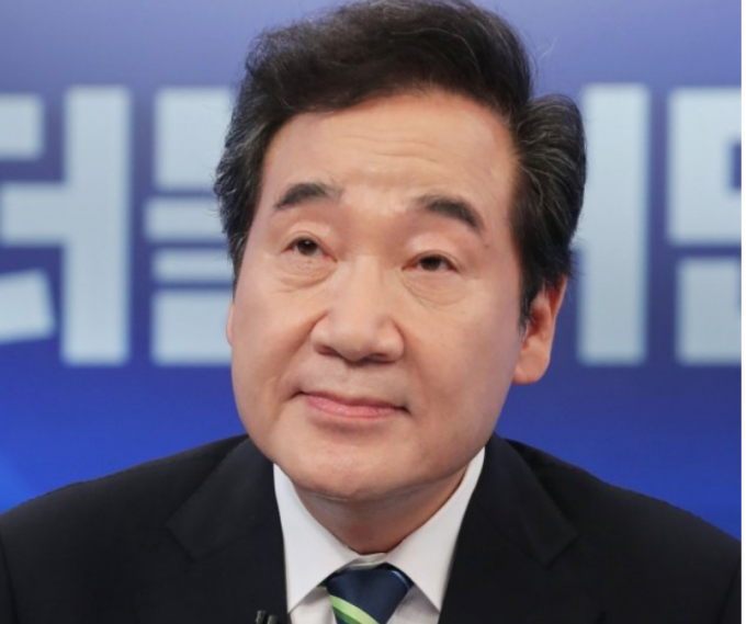 이낙연 전 대표는 지난 3일 TV조선에 출연해 문재인 정부의 성적을 70점 정도라고 언급했다. 사진은 이낙연 전 대표가 지난달 28일 본경선 첫 TV 토론회에 앞서 카메라 테스트를 하는 모습. /사진= 장동규 기자(국회사진취재단)
