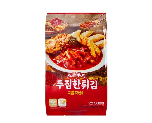 분식 프랜차이즈 스쿨푸드의 가정간편식(HMR) '푸짐한 튀김 국물 떡볶이'가 이마트 트레이더스에 입점했다./사진제공=스쿨푸드 