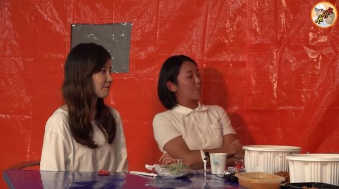 개그우먼 송인화가 자신의 여자 친구를 최초로 공개했다. /사진=개기자 유튜브 캡처