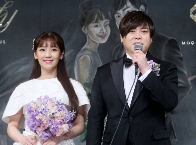 13일 공개된 유튜브 채널 '재미하우스'의 영상에서 문희준-소율 부부의 딸 잼잼은 문희준에게 "동생 낳아주면 안 되냐"고 물었다./사진=머니투데이