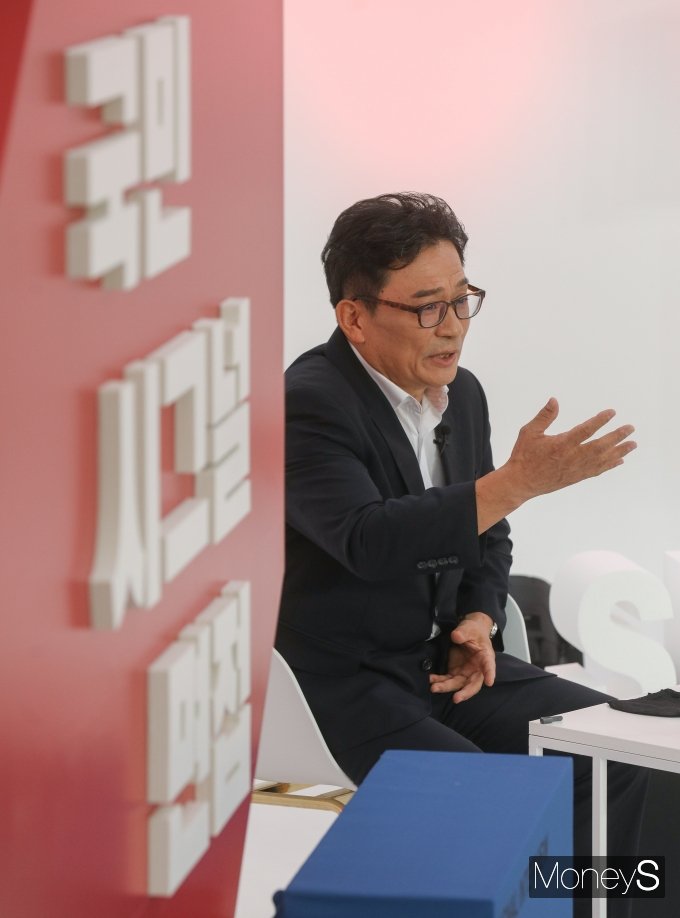[머니S포토] 국민시그널 면접에서 질문에 답하는 박찬주 예비후보