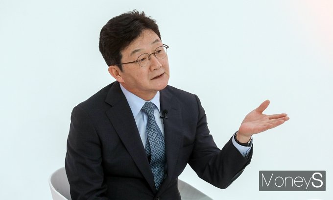[머니S포토] 국민시그널 공개면접 참석한 유승민 예비후보
