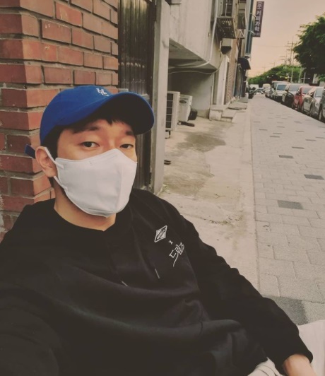 배우 손석구는 인스타그램에 학폭 관련 입장을 적었다. 그는 학폭 의혹이 사실과 무관하다고 전했다. /사진=손석구 인스타그램 캡처
