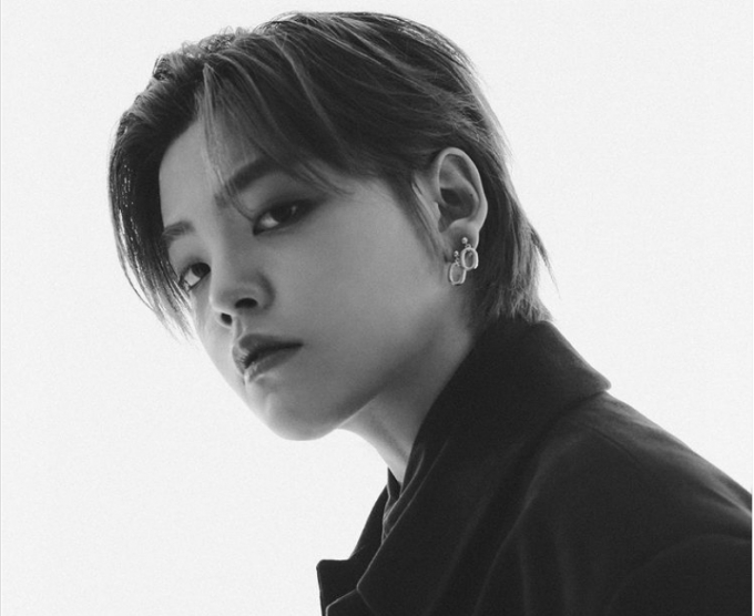래퍼 노엘(본명 장용준)이 자신의 음악에 혹평을 단 네티즌들에 대해 "재난지원금 받으면 좋아서 공중제비 도는 XX들"이라고 대응해 논란이 일고 있다./사진=글리치드컴퍼니 인스타그램