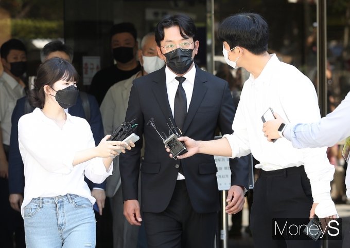[머니S포토] 하정우, 선고공판 벌금 3000만원…