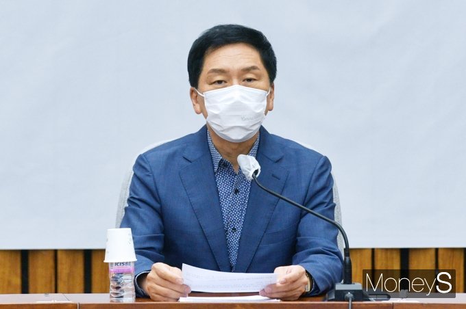 [머니S포토] 李 대장동 게이트 의혹 관련 발언하는 野 김기현
