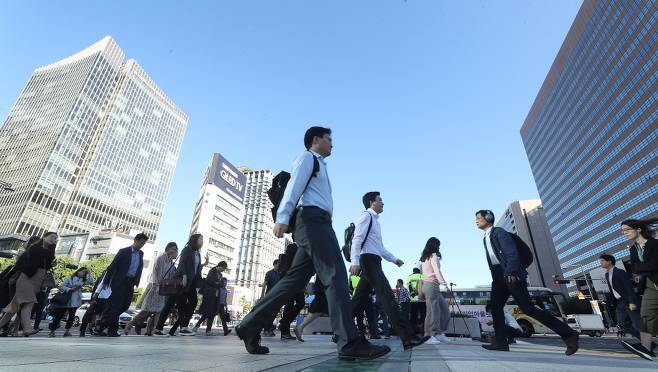 직장인은 40억원은 보유해야 부자라고 생각하는 것으로 나타났다. /사진=뉴시스