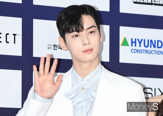 24일 비즈한국에 따르면 그룹 아스트로 멤버이자 배우 차은우가 대출 없이 49억원 상당의 펜트하우스를 매입했다./사진=장동규 기자