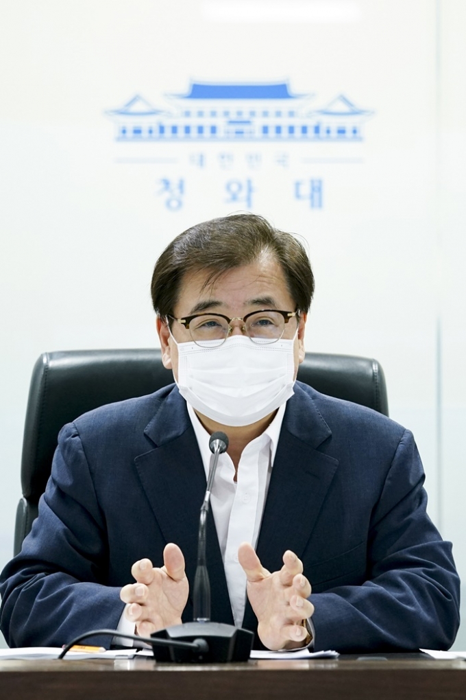 서훈 국가안보실장이 28일 국가안전보장회의(NSC) 상임위원회 회의을 열고 북한에 유감의 뜻을 전했다. 사진은 서 실장이 지난 16일 국가위기관리센터에서 열린 국가사이버안보정책조정회의를 주재하고 있는 모습. /사진=뉴스1