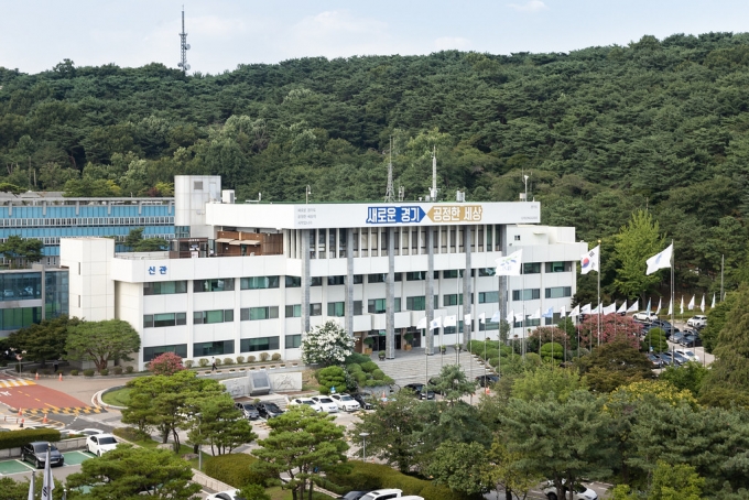경기도 공정특별사법경찰단이 허위 계약서를 이용하거나 위장 전입하는 등 토지거래허가구역 내 외국인·법인 불법 투기행위를 연말까지 집중적으로 수사한다. / 사진제공=경기도