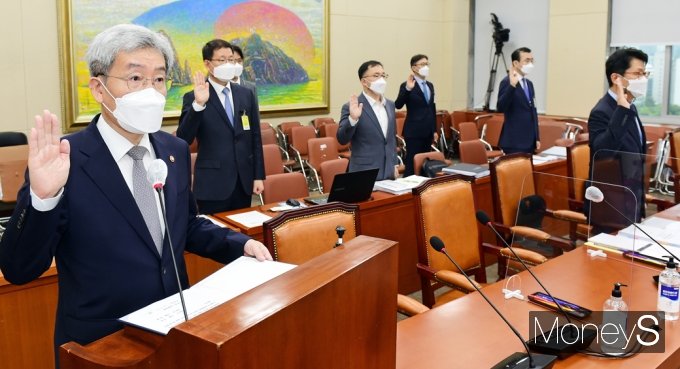 [머니S포토] 2021 국감 고승범 