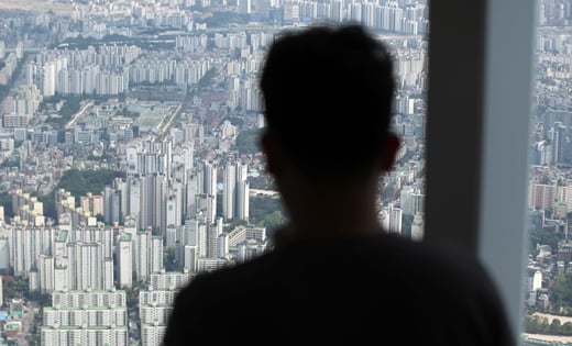 국회 국토교통위원회 소속 소병훈 의원(더불어민주당·경기 광주시갑)이 LH로부터 제출받은 공공임대주택 미납가구 현황을 분석한 결과에 따르면 올해 상반기까지 LH 소유 공공임대주택에서 임대료를 미납한 17만762가구 가운데 3개월 이상 임대료를 미납한 가구는 6만632가구에 달하는 것으로 나타났다. /사진=뉴시스