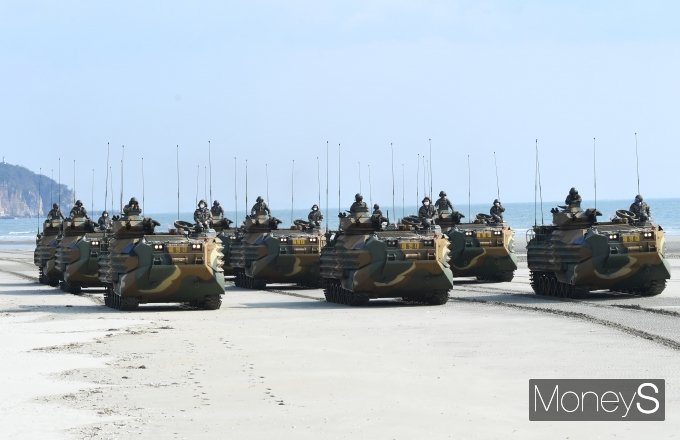 [머니S포토] '해병대 한국형돌격상륙장갑차'