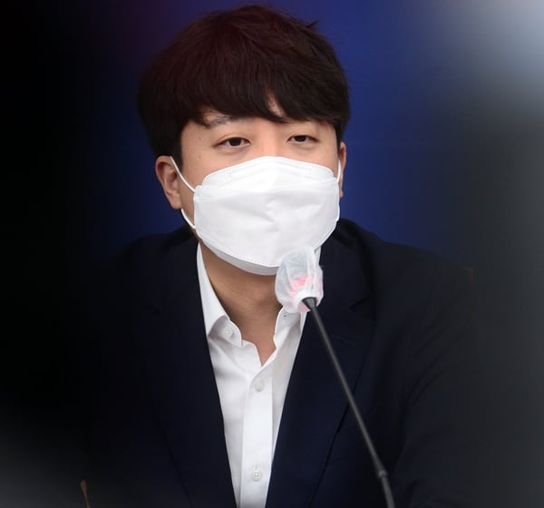 이준석 국민의힘 대표가 페이스북에 착잡한 심경을 표현했다. 사진은 지난 15일 국회에서 열린 간담회에서 발언하는 이 대표. /사진=뉴시스(공동취재사진)