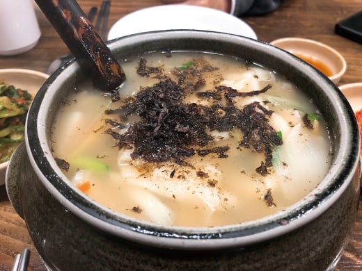 삼청동수제비의 인기 수제비 메뉴./사진제공=다이어리알