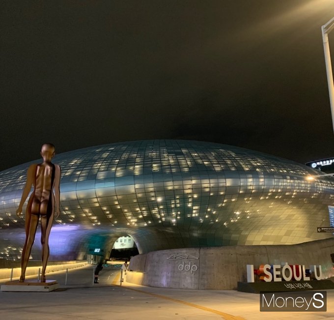 출·퇴근 시간을 활용하니 금세 1만보를 채울 수 있었다. 사진은 동대문역사문화공원역 인근의 모습. /사진=서지은 기자 