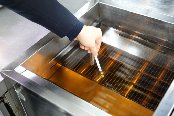 bhc 산패도 체크/사진제공=bhc