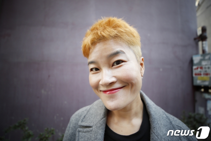 개그우먼 김혜선이 22일 서울 상암동 인근에서 열린 뉴스1과의 인터뷰에 앞서 포즈를 취하고 있다. 2021.10.22/뉴스1 © News1 권현진 기자