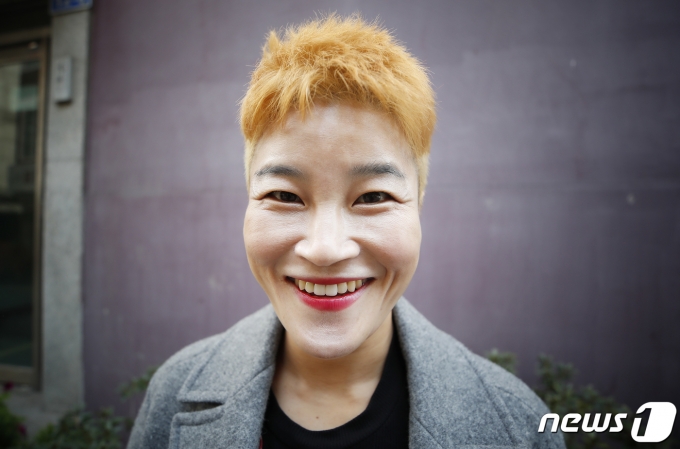 개그우먼 김혜선이 22일 서울 상암동 인근에서 열린 뉴스1과의 인터뷰에 앞서 포즈를 취하고 있다. 2021.10.22/뉴스1 © News1 권현진 기자