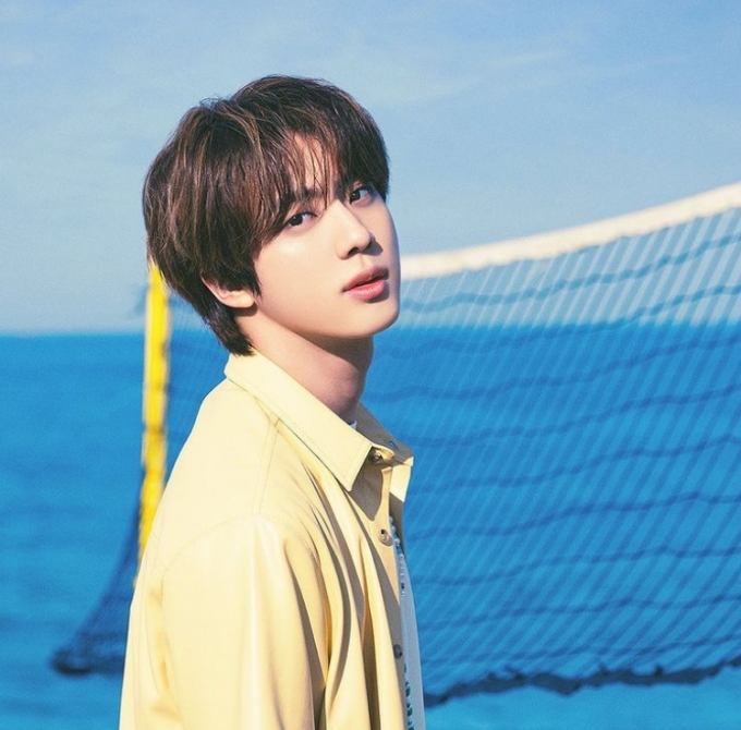 방탄소년단(BTS)의 멤버 진이 참여한  tvN 드라마 '지리산' OST '유어스'가 7일 오후 6시 발매된다. 사진제공=방탄소년단 공식 인스타그램 갈무리