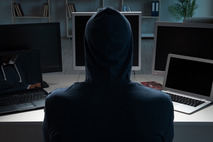 '캡챠(CAPTCHA)'를 위장한 이미지 속에서 악성 웹사이트 접속을 유도하는 '피싱 PDF' 문서가 발견돼 사용자 주의가 요구된다. /사진=이미지투데이