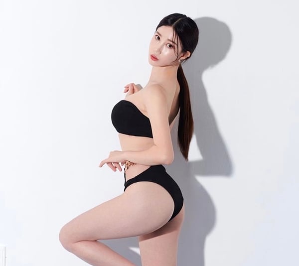 한유진 치어리더가 최근 인스타그램에 바디프로필 사진을 올려 탄탄한 몸매를 뽐냈다. /사진=한유진 인스타그램 캡처 