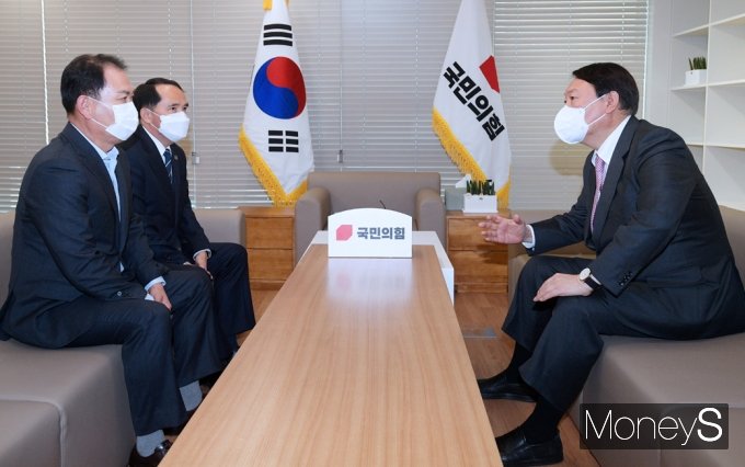 [머니S포토] 잠룡 윤석열, 