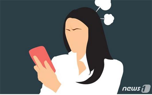 코로나19 사태 이후 가정에서 생활하는 시간이 늘어나는 사람들이 많아지며 가정생활에서 발생하는 사고를 종합적으로 보상하는보험이 주목받고 있다./그래픽=뉴스1 