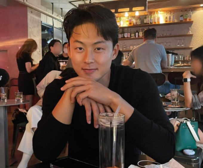 수원FC가 3일 이승우의 영입을 공식적으로 발표했다. 이승우의 연봉은 정확히 밝혀지지 않았으나 팀 내 최고 대우인 것으로 알려지면서 팬들 사이에서 항의하는 일이 벌어졌다. /사진=이승우 인스타그램