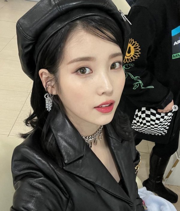 사진=아이유 인스타그램