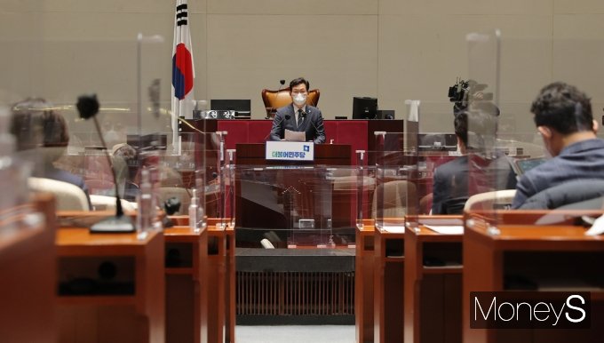 [머니S포토] 與 정책 의총, 동료 의원 앞 발언하는 송영길 대표