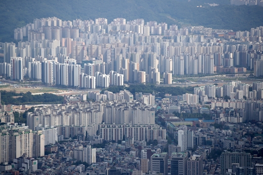 법원경매 전문기업 지지옥션이 발표한 '2021년 11월 경매동향보고서'에 따르면 서울 아파트 낙찰률은 62.2%를 기록했다. /사진=뉴시스