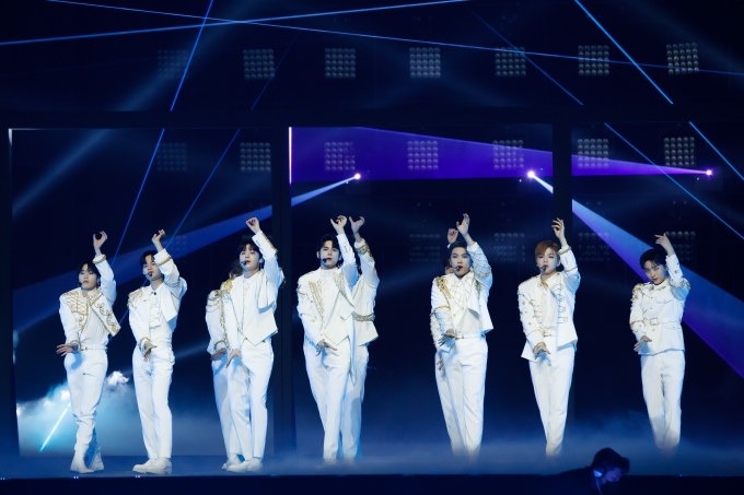 프로젝트 그룹 워너원이 '2021 MAMA'에서 무대를 펼쳤다. /사진=엠넷 제공