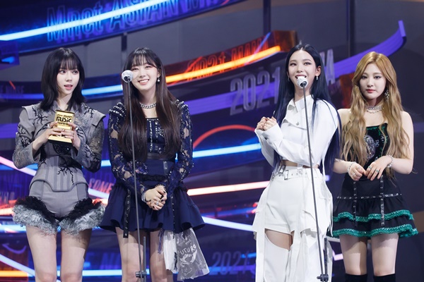 ɱ׷ İ '2021 MAMA' λ Ұ ߴ. /= 