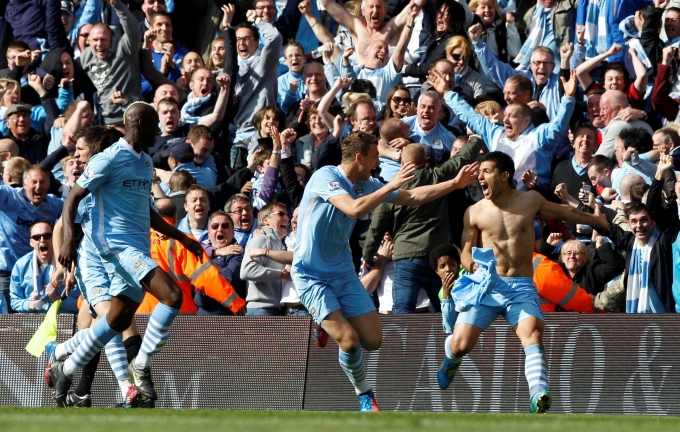  ü ī 14(ð)  Ʊ(ٸγ)  33 ̿   ǥ ̶ ߴ.   2012 ױ۷ ̾(EPL)  ũ  °   ȯȣϰ ִ Ʊ(). /= 