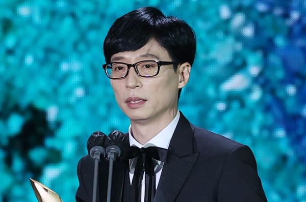 유재석의 신속하고 현명한 대처가 연예계 대확산의 위기를 막았다. 방송인 유재석이 지난 5월 경기 고양시 일산 킨텍스에서 열린 '제57회 백상예술대상' 시상식에서 TV부문 대상을 수상했다. /사진=백상예술대상 사무국 제공