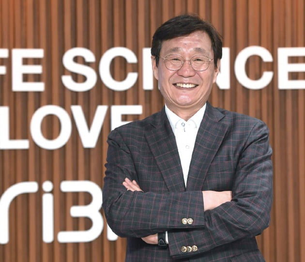 아리바이오는 알츠하이머성 치매 치료제 'AR1001'이 치매 진행을 억제함은 물론 인지기능을 높이는 다중 효과를 미국 임상 2상에서 입증했다고 16일 밝혔다. 사진은 정재준 아리바이오 대표이사. /사진=아리바이오