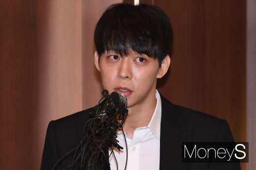 법원이 방송·연예 활동이 금지된 가수 겸 배우 박유천(36)의 소속사 리씨엘로 대표 측이 낸 해임 결의 금지 가처분 신청을 기각했다. /사진=장동규 기자
