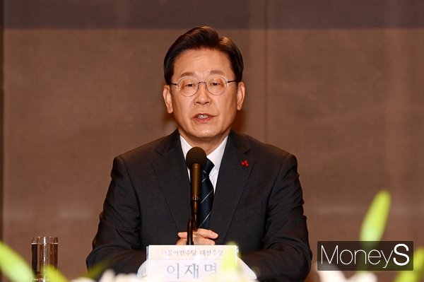 이재명 더불어민주당 대선 후보가 30일 서울 중구 프레스센터에서 열린 한국신문방송편집인협회 토론회에서 민주당이 조국사태에 대한 책임을 지는 것이 맞다고 밝혔다. /사진=임한별 기자(국회사진취재단) 