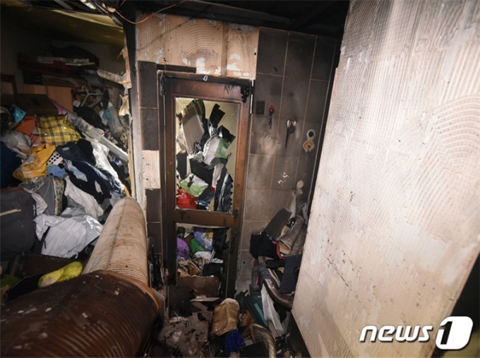 화재가 발생한 은평구의 한 고시원 내부.(소방청 제공)© 뉴스1