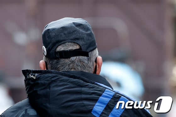 올해 노후실손의료보험 보험료가 최대 19% 오르면서 가입자들의 이탈이 이어질 것이라는 전망이 나온다./사진=뉴스1 